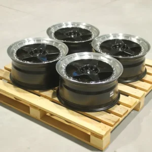 Set of JR6 18x8,5 ET22 5x114,3/120 Gloss Black w/Machined Lip Premium