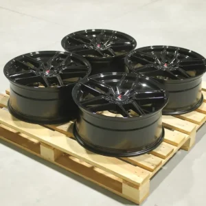 Ostatnie sztuki Set of JR25 19x8,5 ET35 5x114,3 Gloss Black