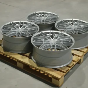 Hit cenowy Set of CVR6 20x8,5 ET35 5x112 Gloss Silver