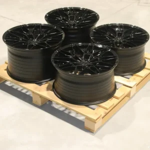 Dodaj do koszyka Set of CVR6 20x10 ET37 + 20x12 ET30 5x114,3 Gloss Black