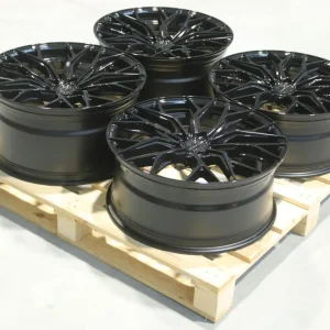 Obniżka ceny Set of CVR1 21x9 ET30 + 21x10,5 ET35 5x112 Gloss Black