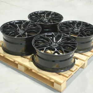 Tylko do końca tygodnia Set of CVR1 20x8,5 ET40 + 20x9,5 ET40 5x108 Double Tinted Black