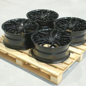 Set of CVR1 19x8 ET40 + 19x8,5 ET45 5x112 Gloss Black Nowy